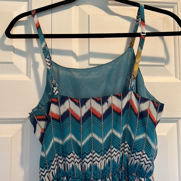 Colorful, fun dress - Picture 5 of 9